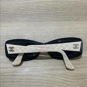 CHANEL Black Lens Beige Quilted Arms Sunglasses with Gold CC Logos